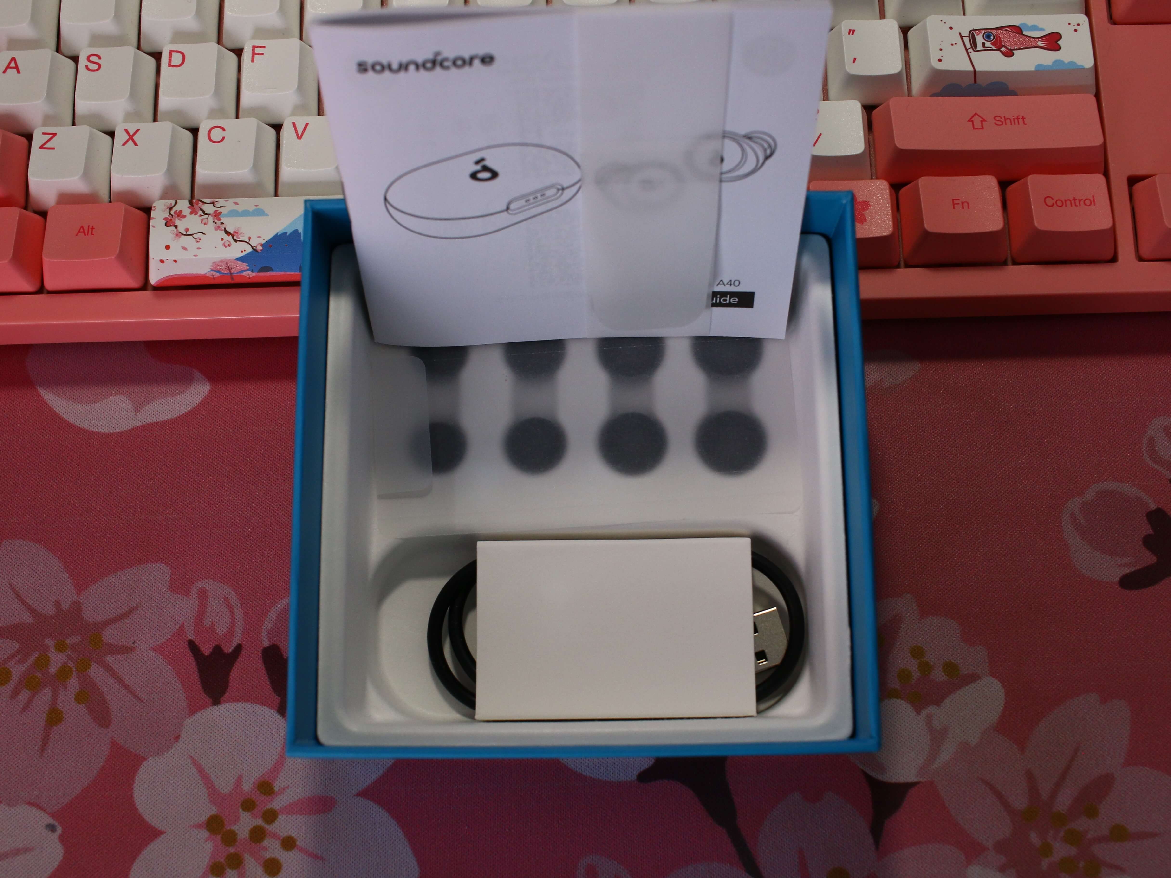 Шнурок, амбюшуры и, конечно же, макулатурка