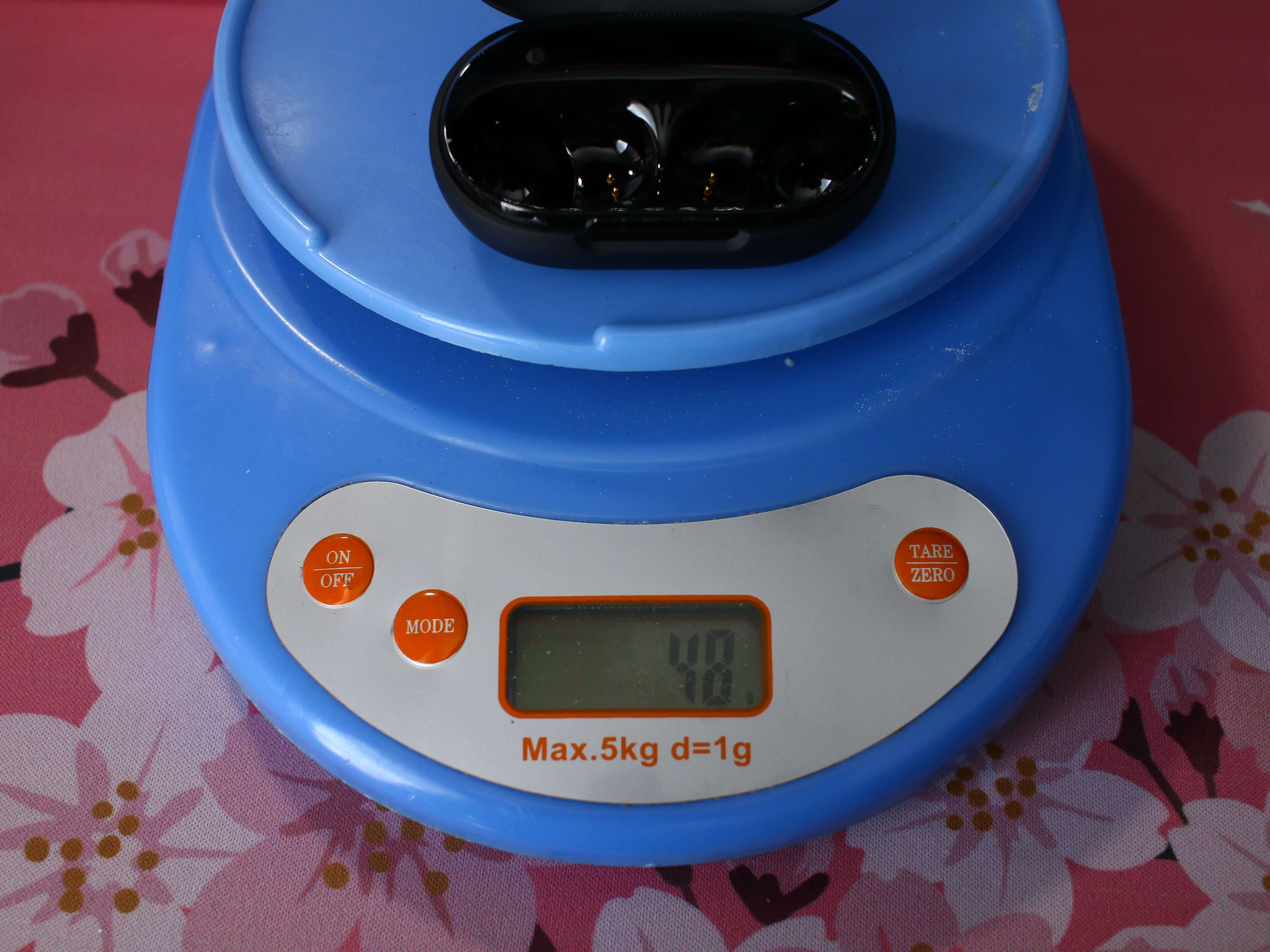 Вес пустого кейса Anker Space A40 (погрешность 1 грамм)