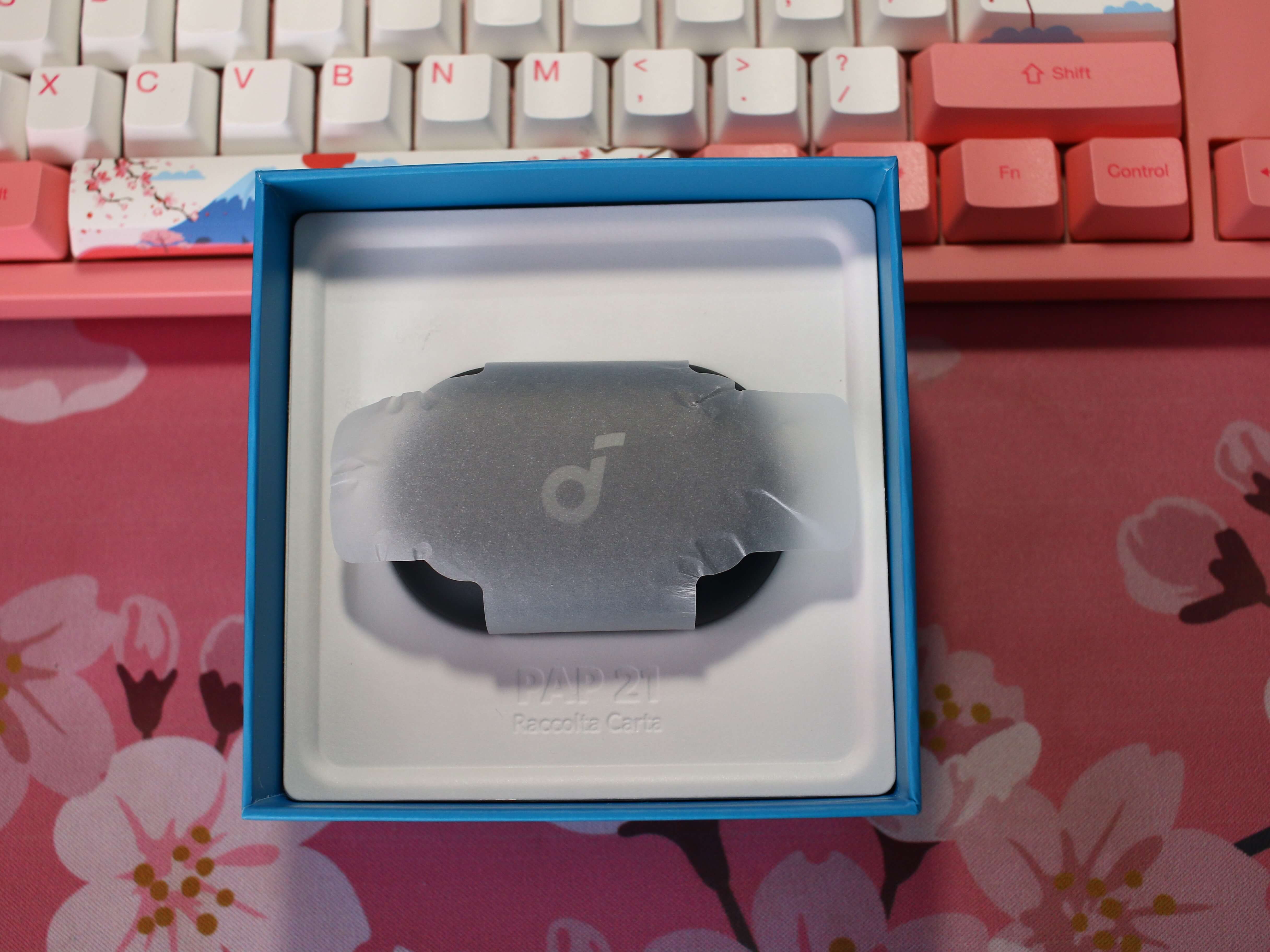 В оригинале оболочка находится ушками вниз, но только уже при написании про это вспомнил :D