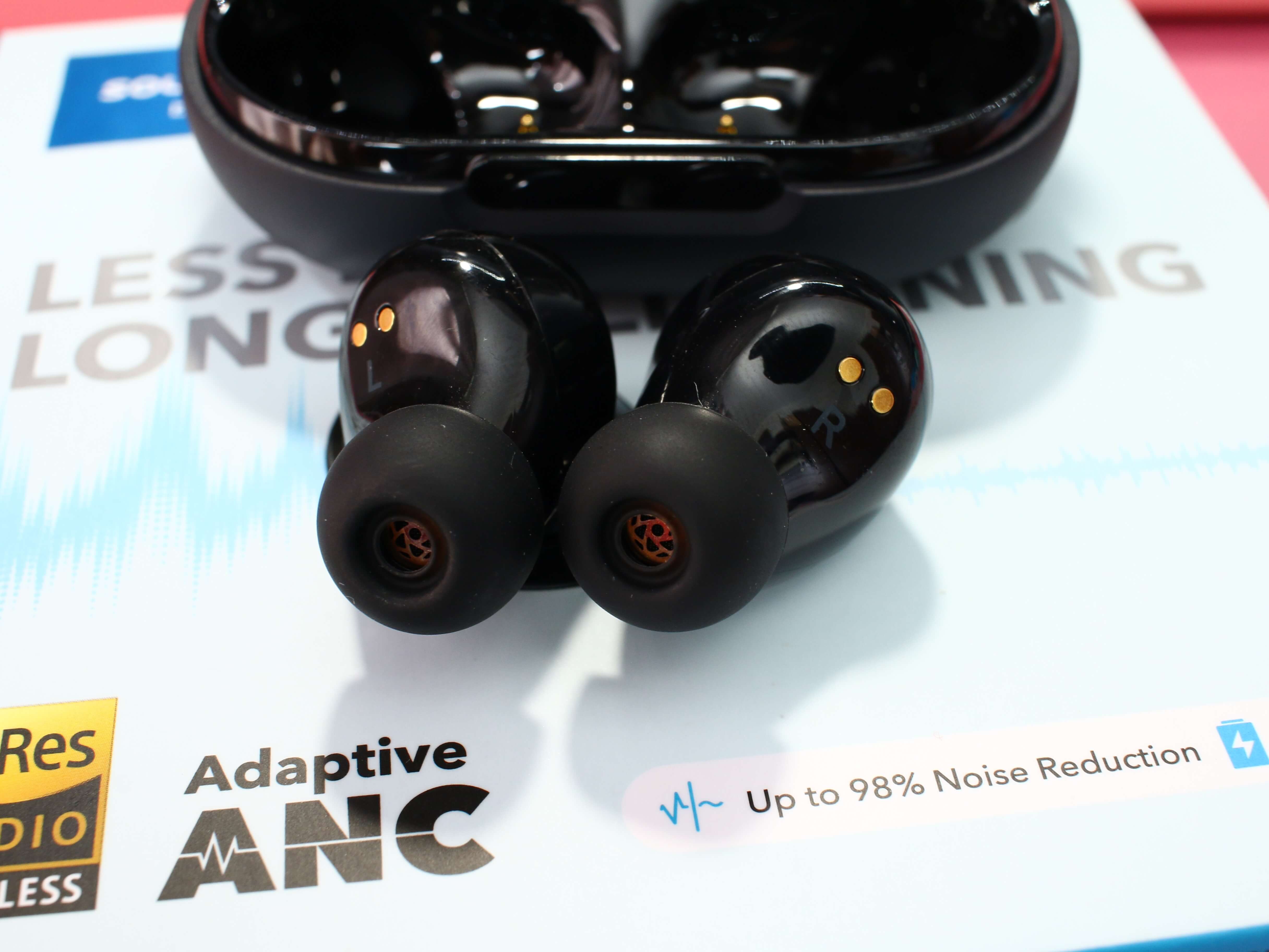 Наушники с обратной стороны